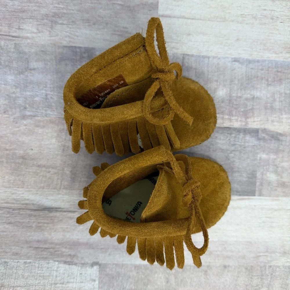 Minnetonka Baby Moccasins Brown Size 1 Fringe Leather Crib Shoes Booties EUC